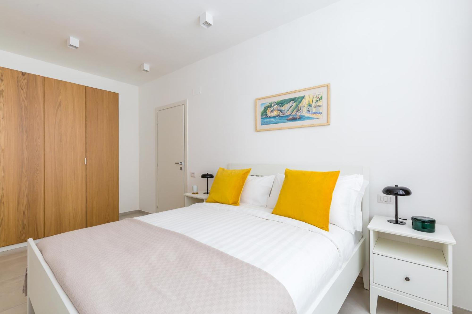 Starhost - Mazzini Apartments Salerno Eksteriør billede